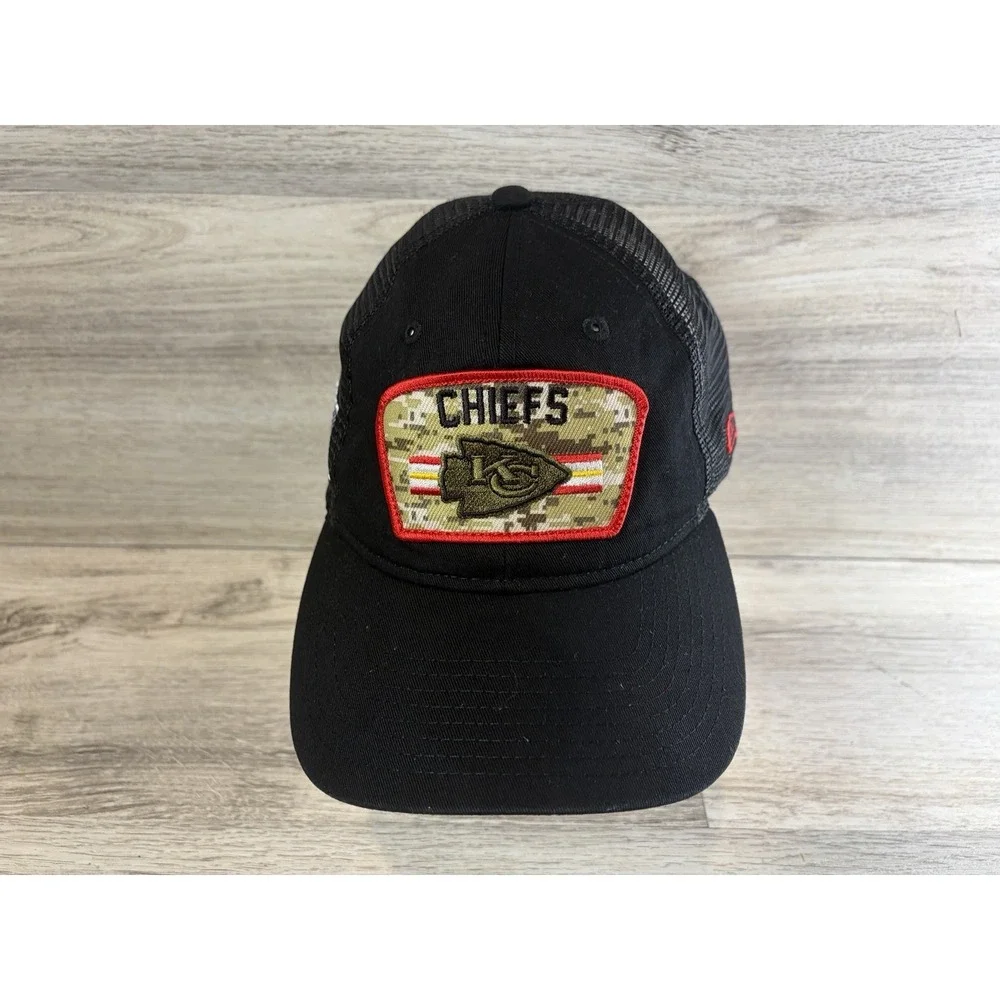 Kansas City Chiefs New Era 2021 Salute‎ To Service Trucker 9TWENTY Strapback Hat